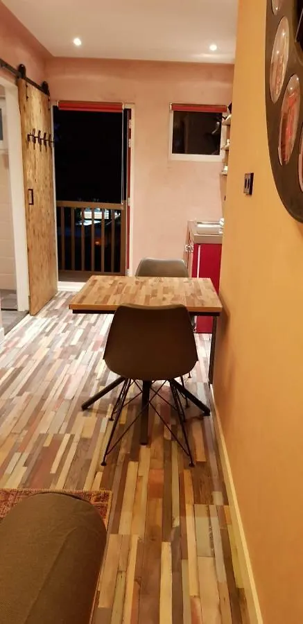 Ferienwohnung Jabaki Red Studio Hoofddorp Apartment